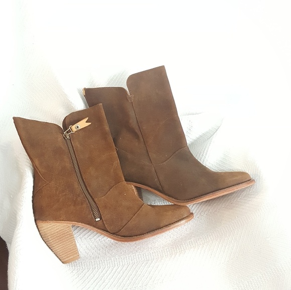 J. SHOES ANTHROPOLOGIE Brown Suede Leather Boots - Picture 3 of 8
